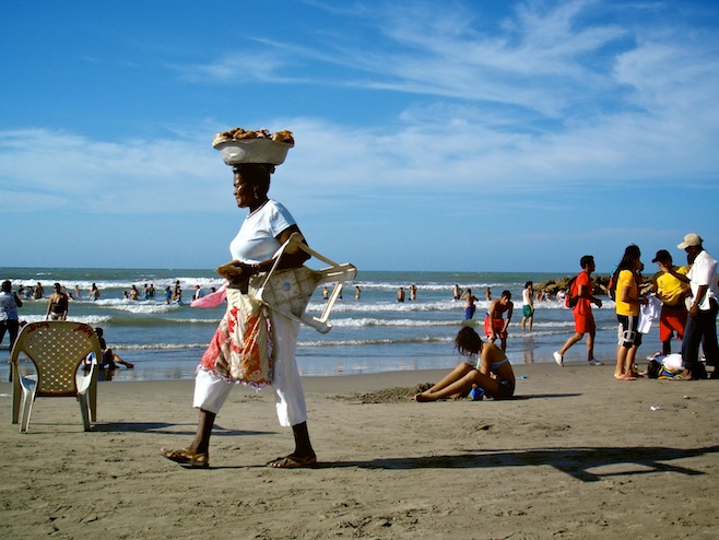 COL Cartagena Beach Vendor